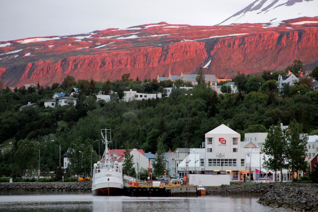 Acco Guesthouse Akureyri Exterior photo