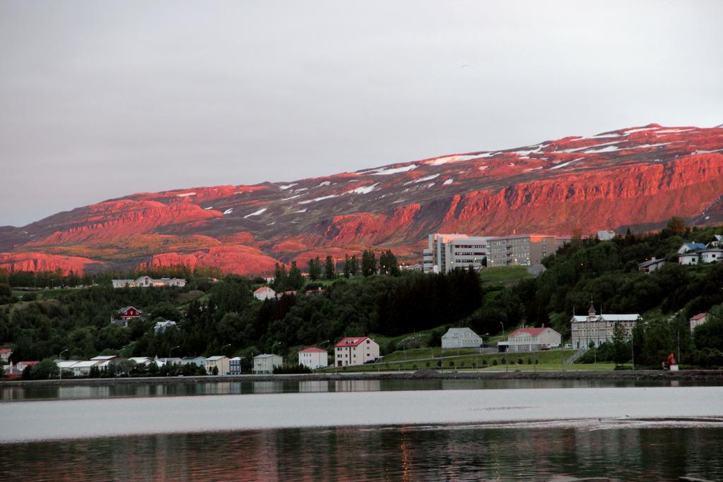 Acco Guesthouse Akureyri Exterior photo