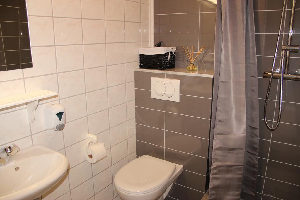 Acco Guesthouse Akureyri Exterior photo